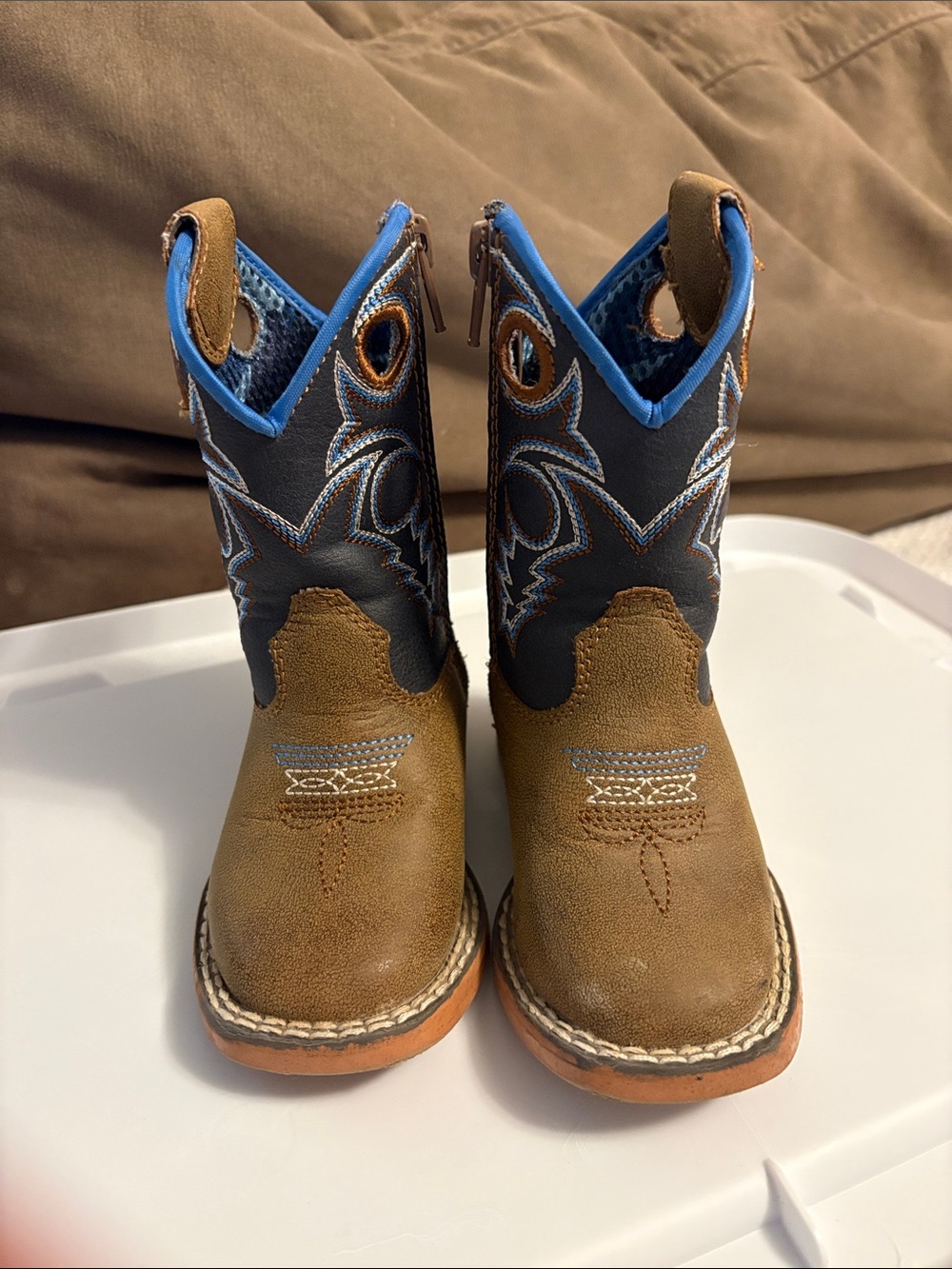 Kids boots